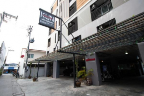 Отель Kun Hostel  Накхон Ратчасима